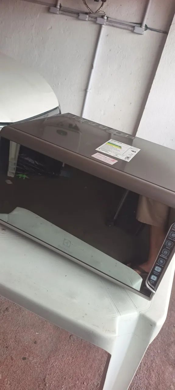 Desapego microondas Eletrolux novo