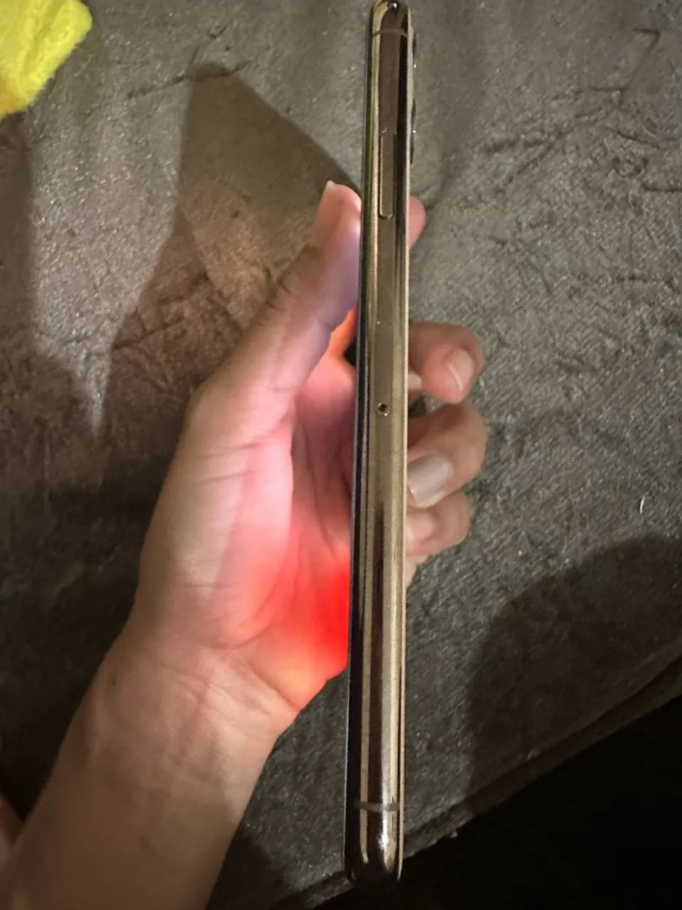 iPhone 11 Pro Max dourado  - Foto 3