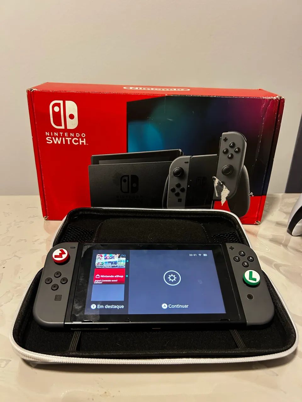 Nintendo Switch V2 na caixa + Acessórios e analógico Hall Effect