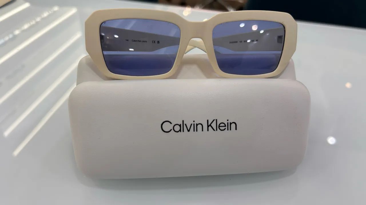 Óculos de sol calvin Klein 