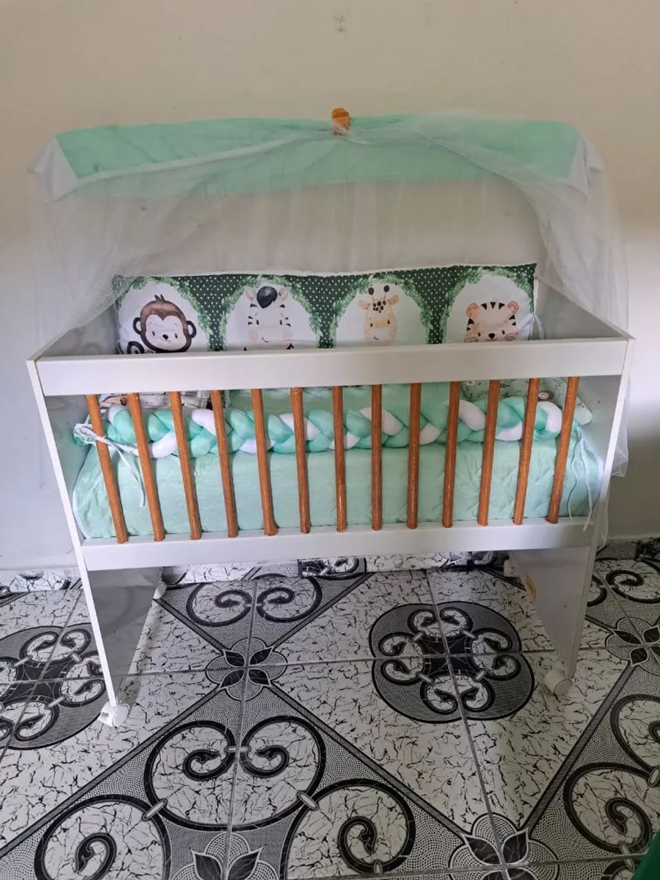 Vendo esse MINI Berço 