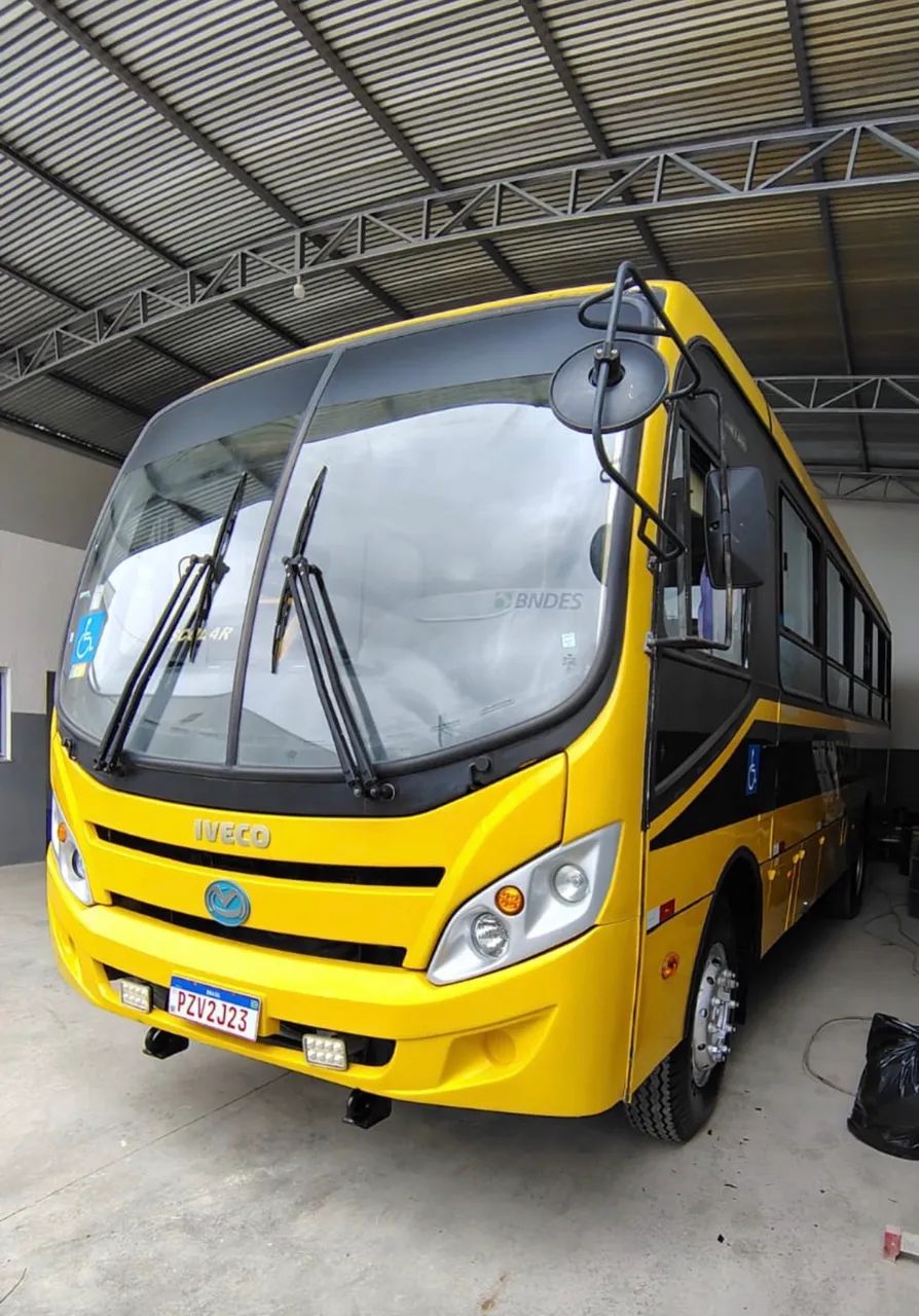 Micro ônibus Iveco 150S21E Mascarelli Granclass ano 2017, para 42 passageiros, em MG - Foto 2