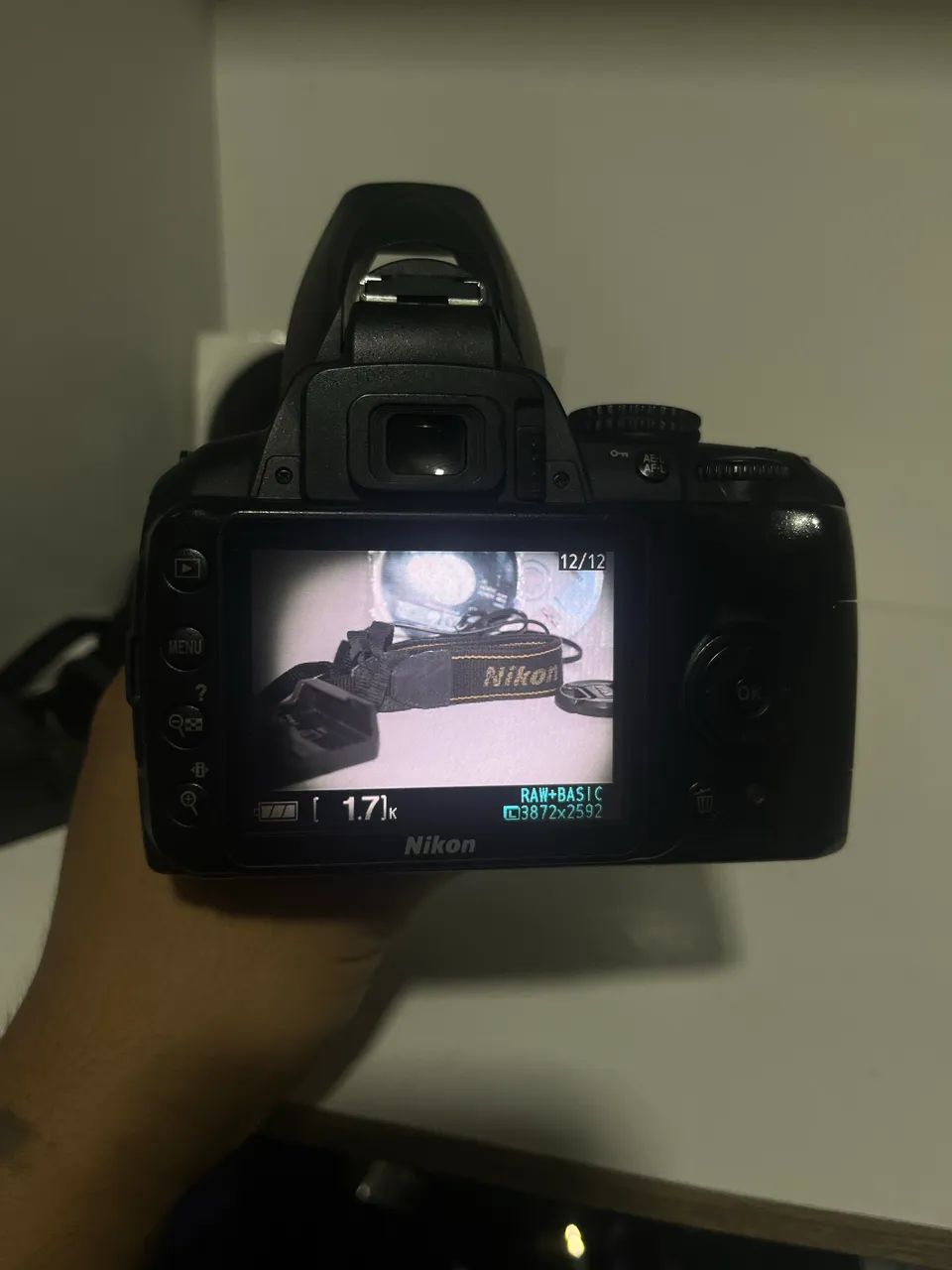 Câmera Nikon D3000 com lente e acessórios!! - Foto 6
