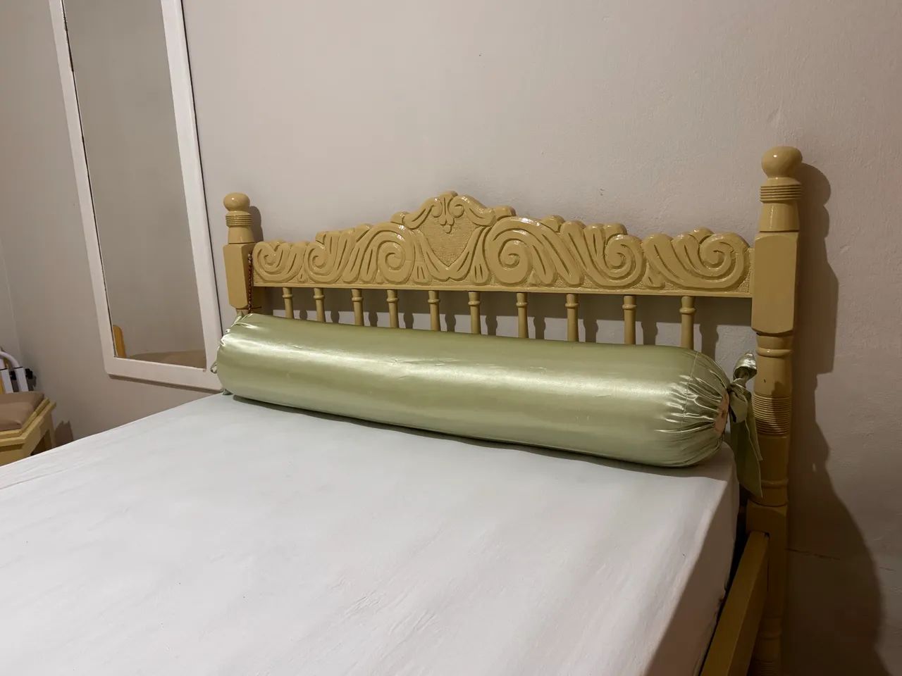 Cama casal de madeira 