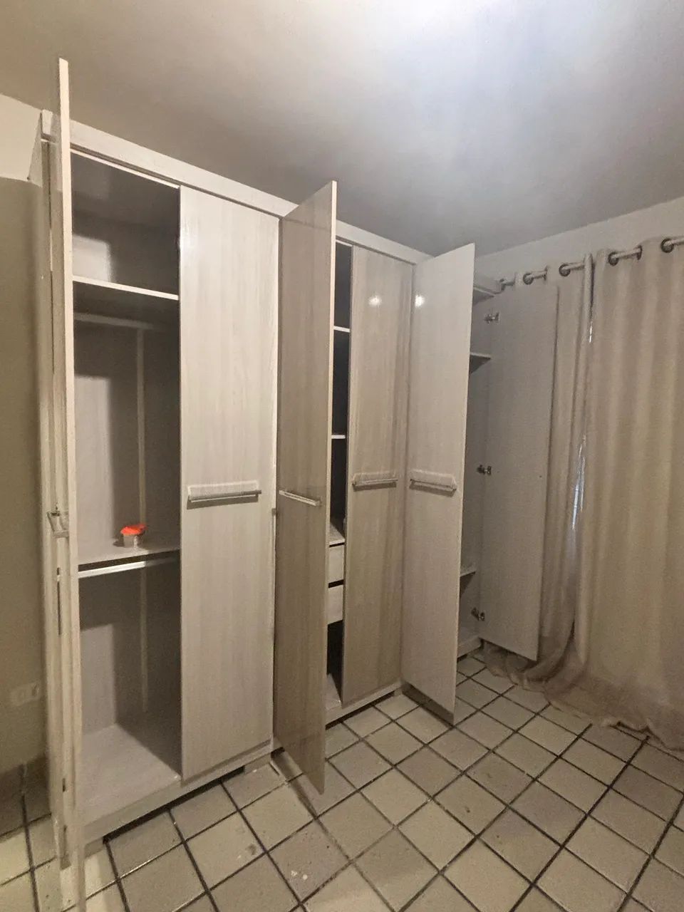 Guarda roupa casal 
