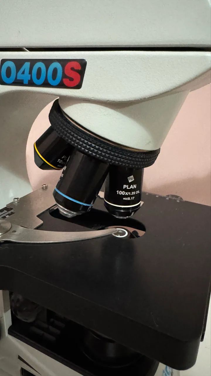 Microscópio Opticam modelo O400s seminovo 