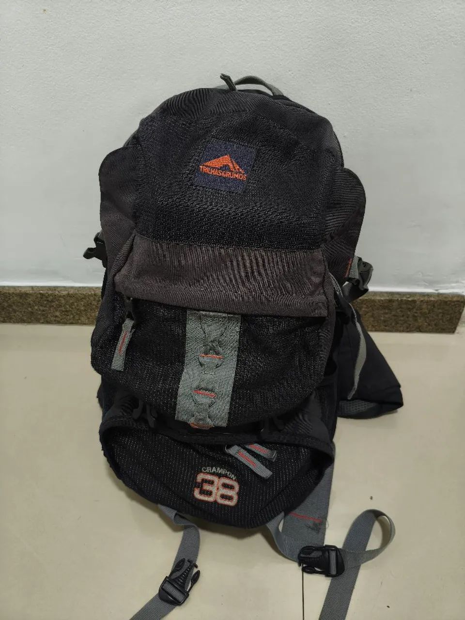 Mochila Trilhas e Rumos Crampon 38L - Foto 2