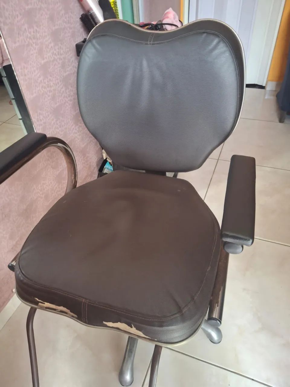 Cadeira de salão e lavatório  - Foto 2