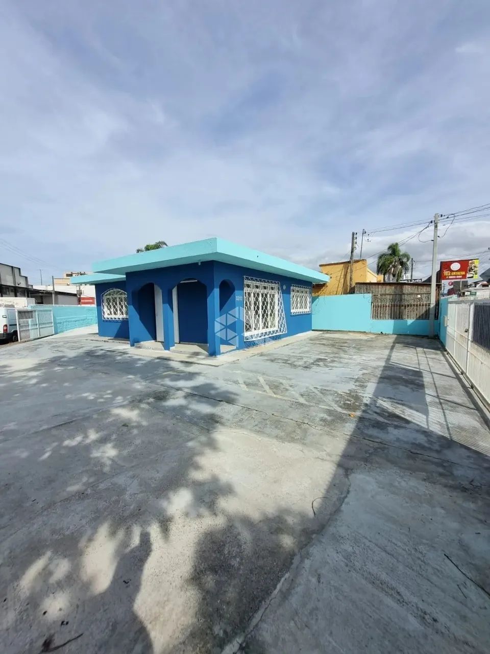 Casa de Esquina Imóvel com Viabilidade Comercial e Alvará Comercial em capoeiras