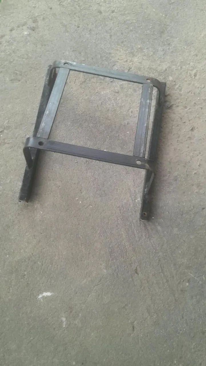 Suporte de correr com baú da mottu - Foto 2