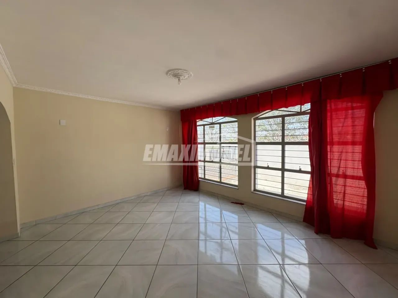 Casa com 3 dormitórios com suíte na Vila Haro
