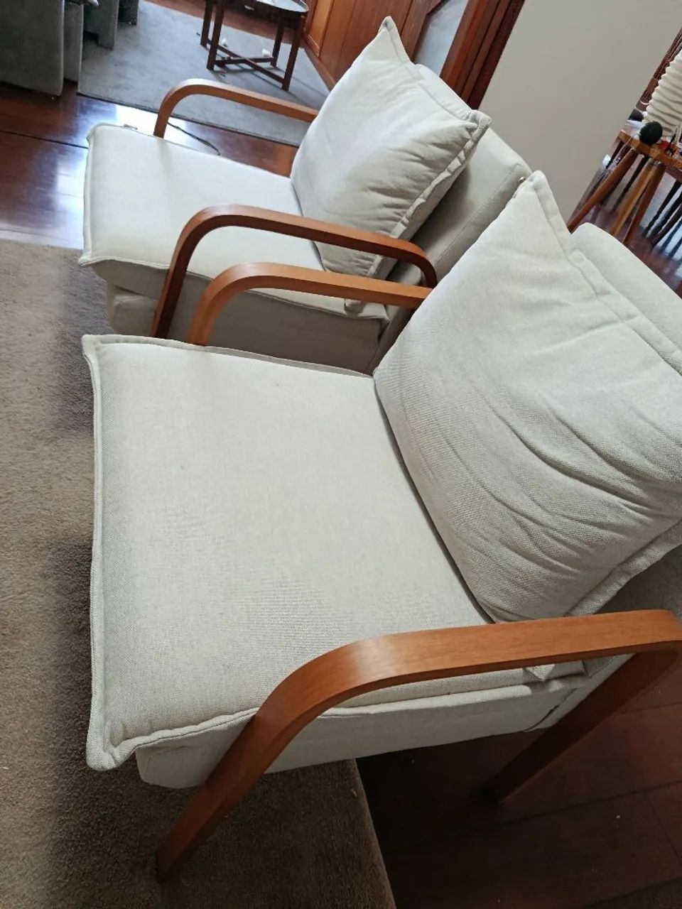 Kit 2 POLTRONAS DE LUXO  COM BASE MADEIRA  - Foto 3