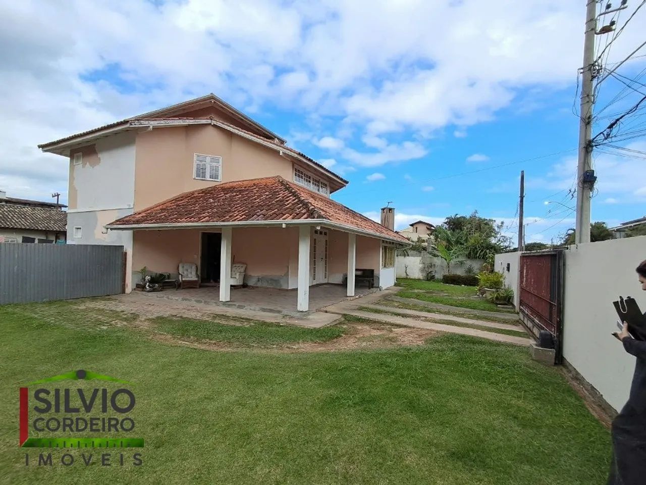 Casa com 02 Apartamentos - Lagoa da Conceição