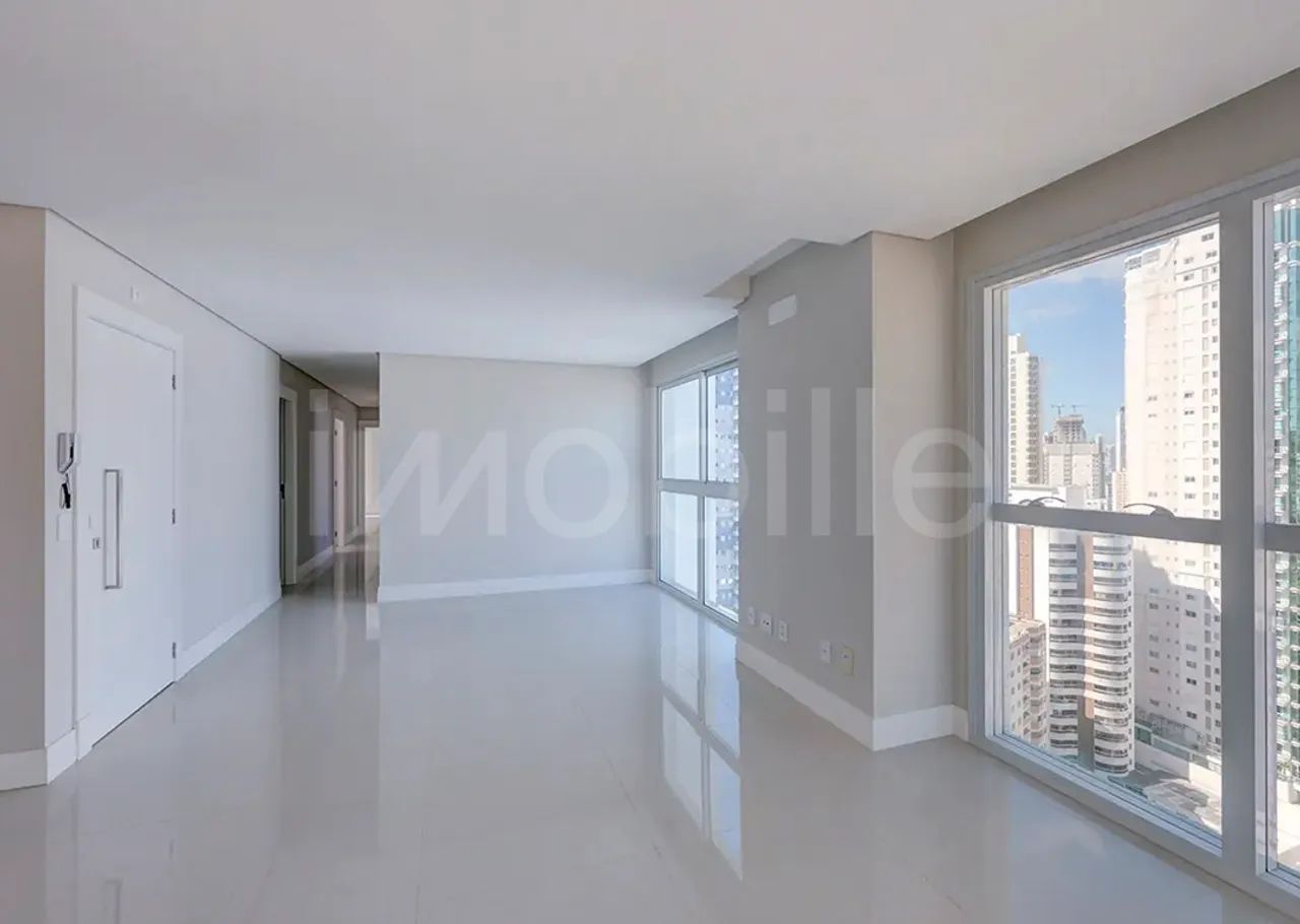 Apartamento no Edifício Eleganza Tower em Balneário Camboriú SC.