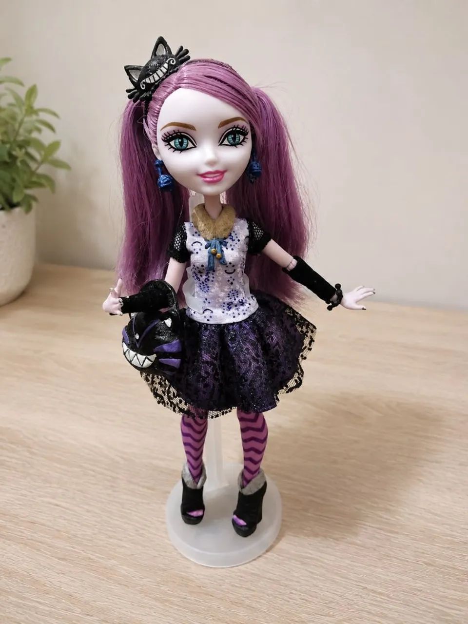 Boneca ever after high Kity