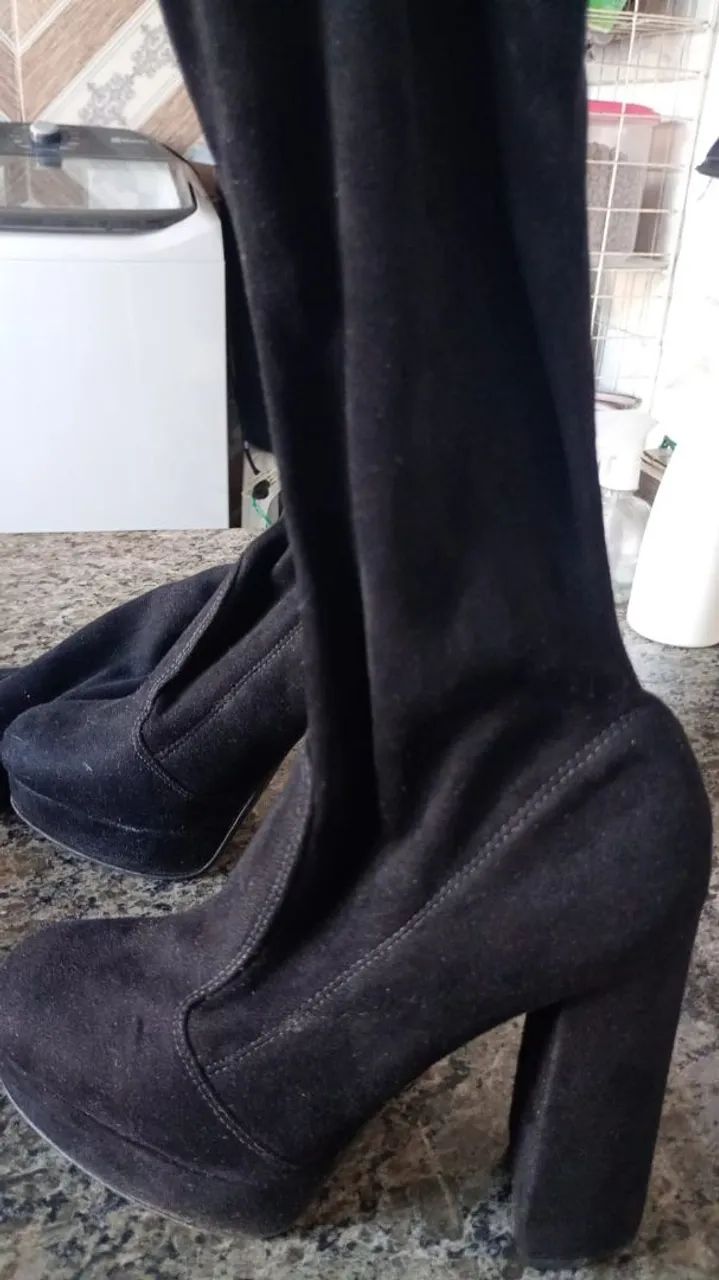 Bota cano alto veludo 