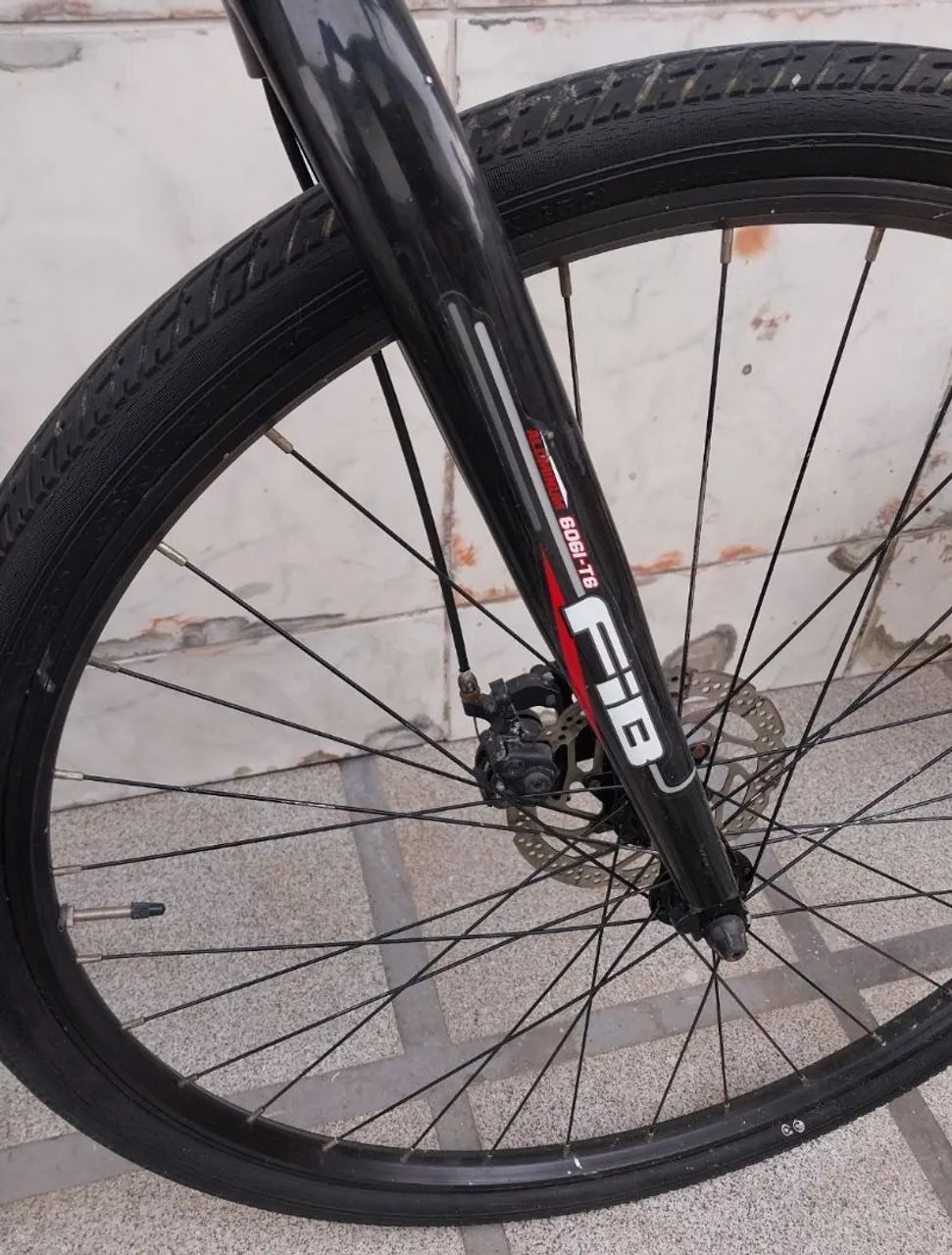Vendo Bicicleta Scott Aluminium aro 28 - Foto 5