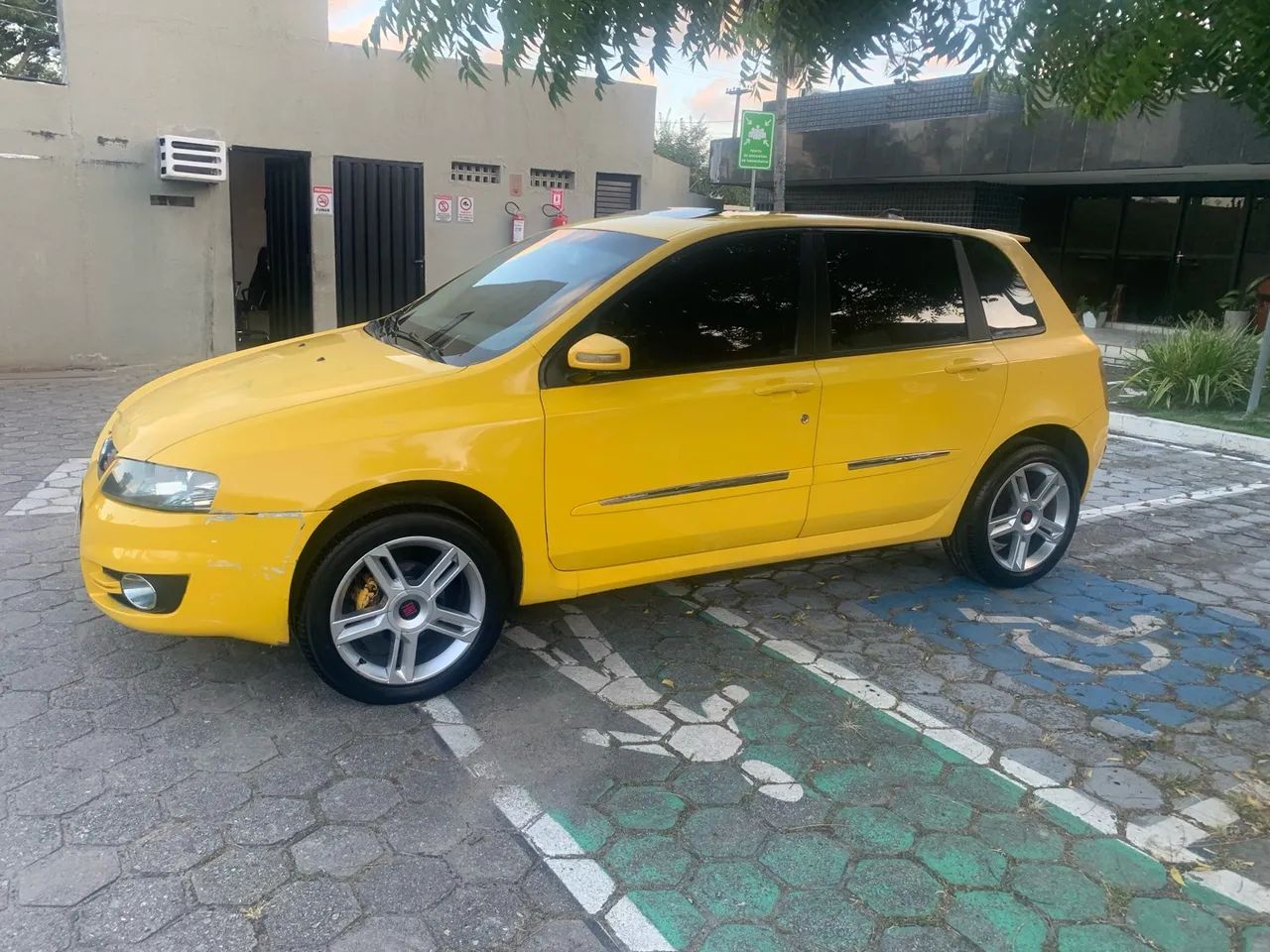 Fiat Stilo Dualogic 1.8 Sporting Flex 8V 5P 2010 - Foto 2