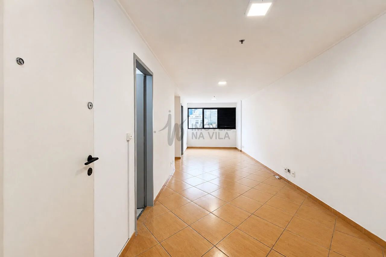 Sala Comercial de 38 m² com 1 Vaga ao Lado do Metrô Vila Mariana - Foto 2