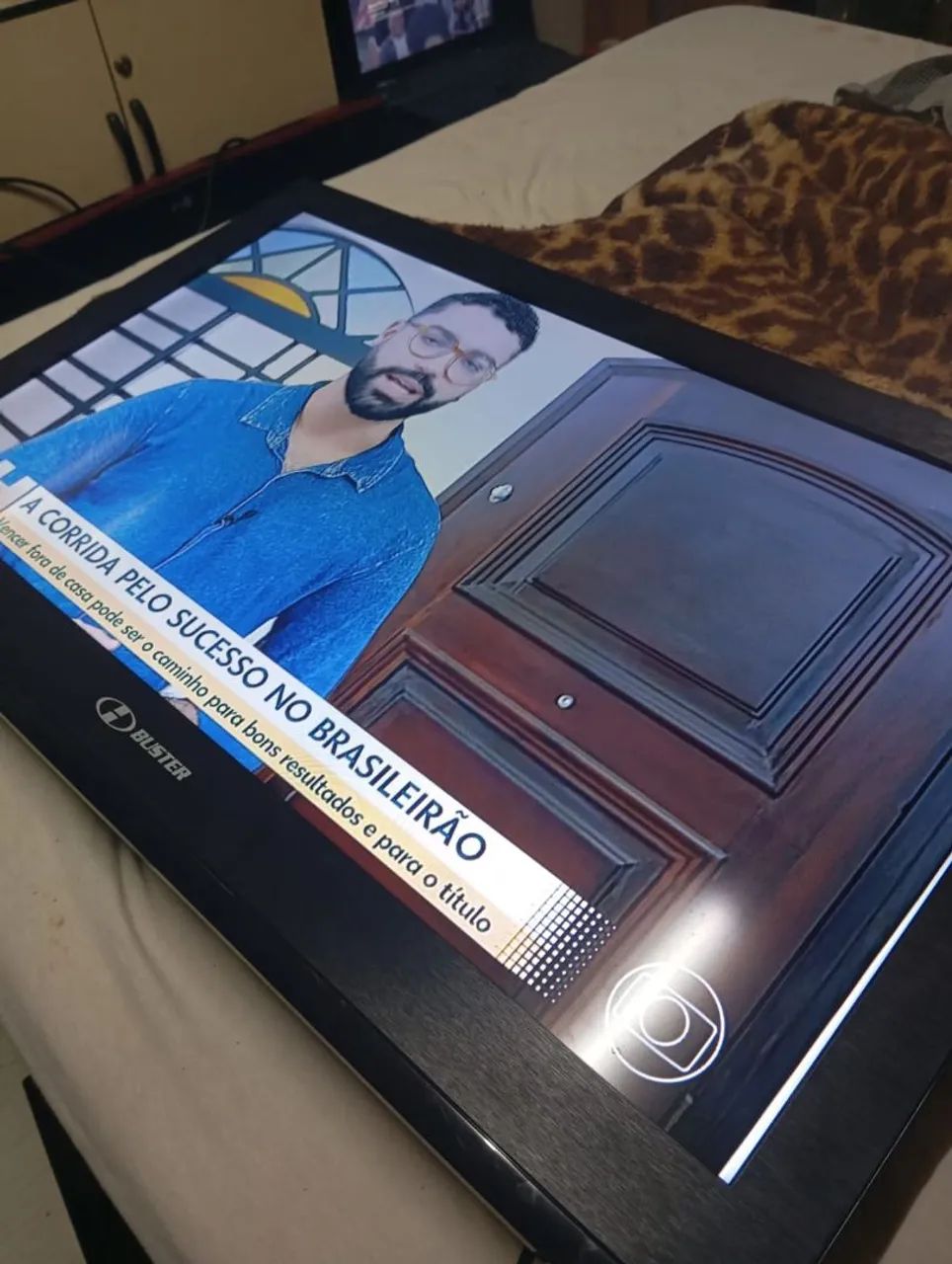 Vendo TV Buster funcionando perfeitamente 32 polegadas não é smart mas tem um conversor  - Foto 4