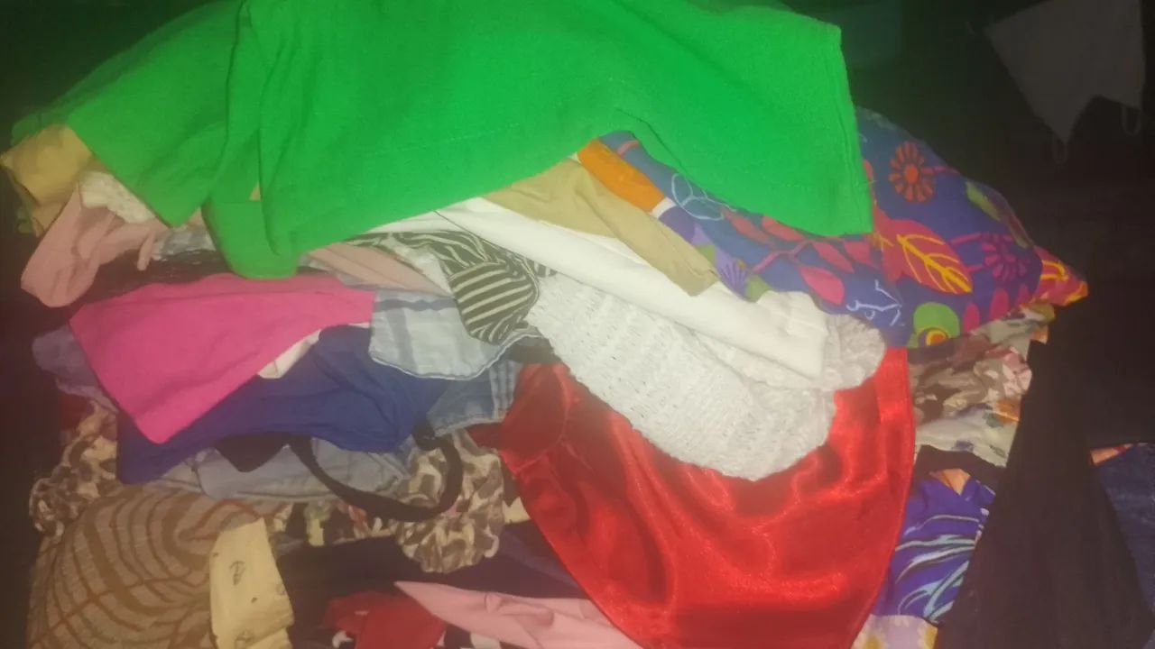 Lote de roupas - Foto 2