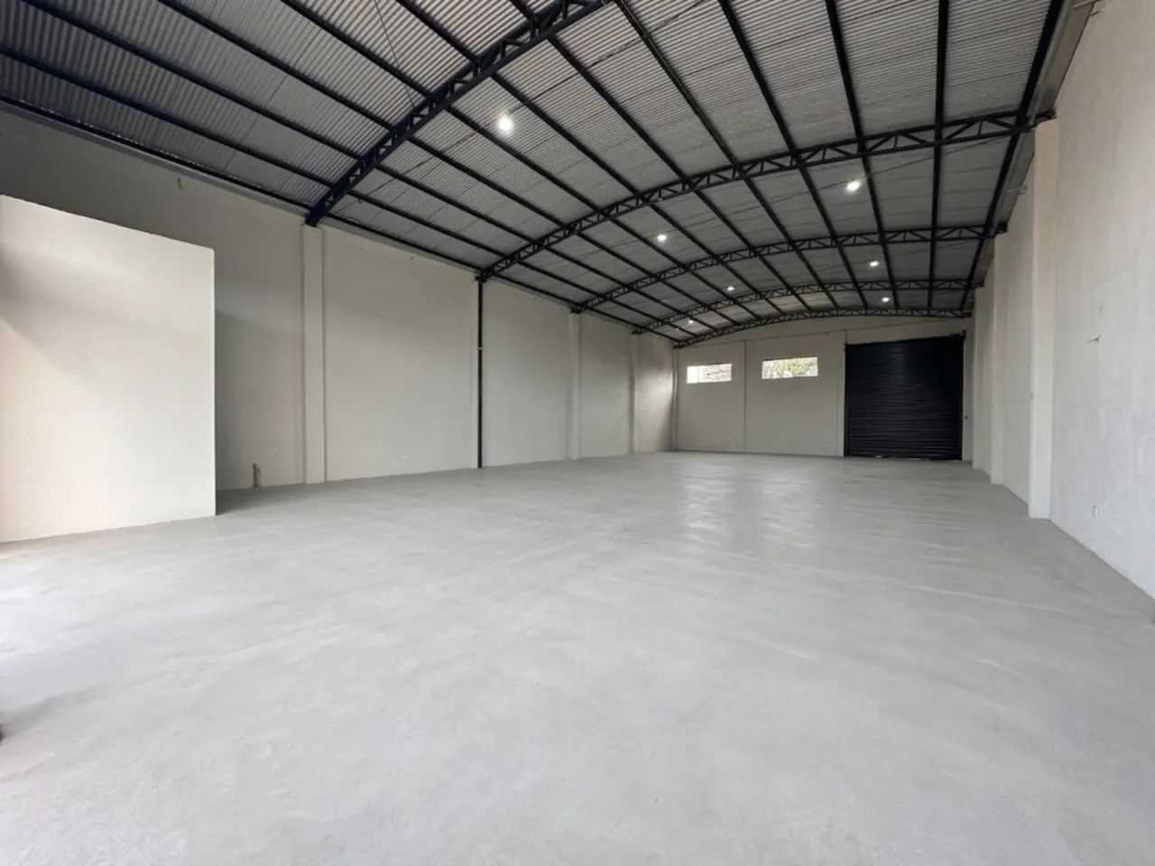 Salão Comercial com 342m² | Com 2 acessos (Jinroku Kubota e Olavo Bilac) | Maringá-PR - Foto 4
