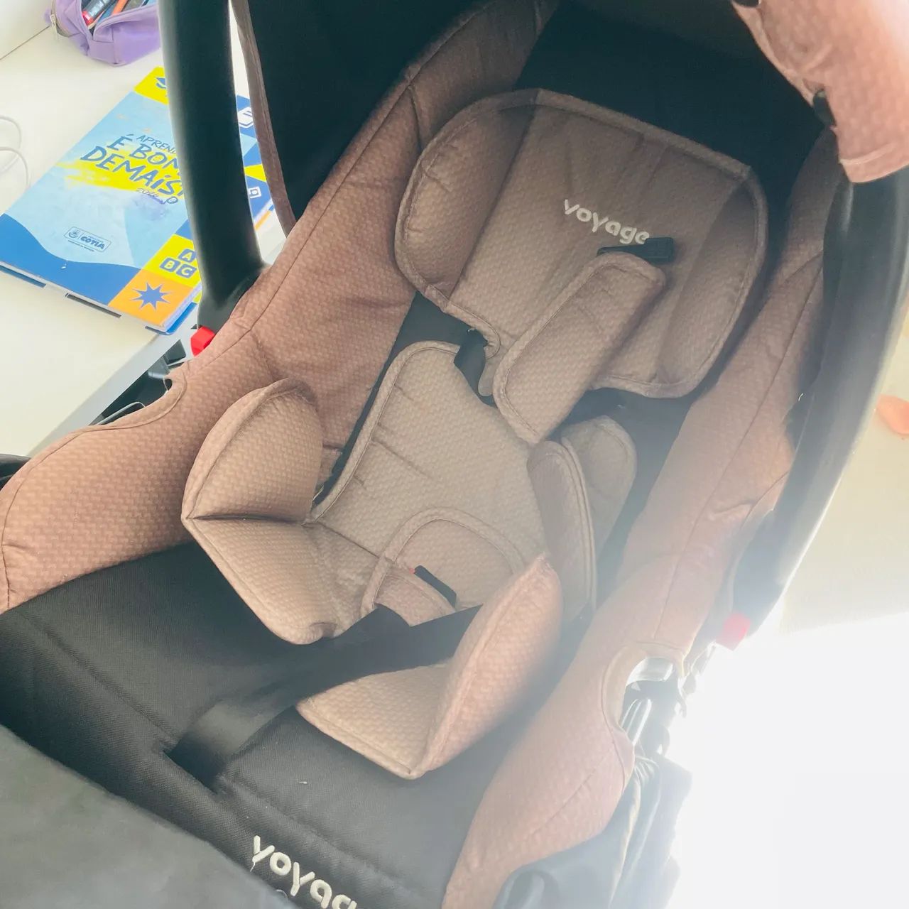 Carrinho de bebê com bebê conforto  - Foto 4