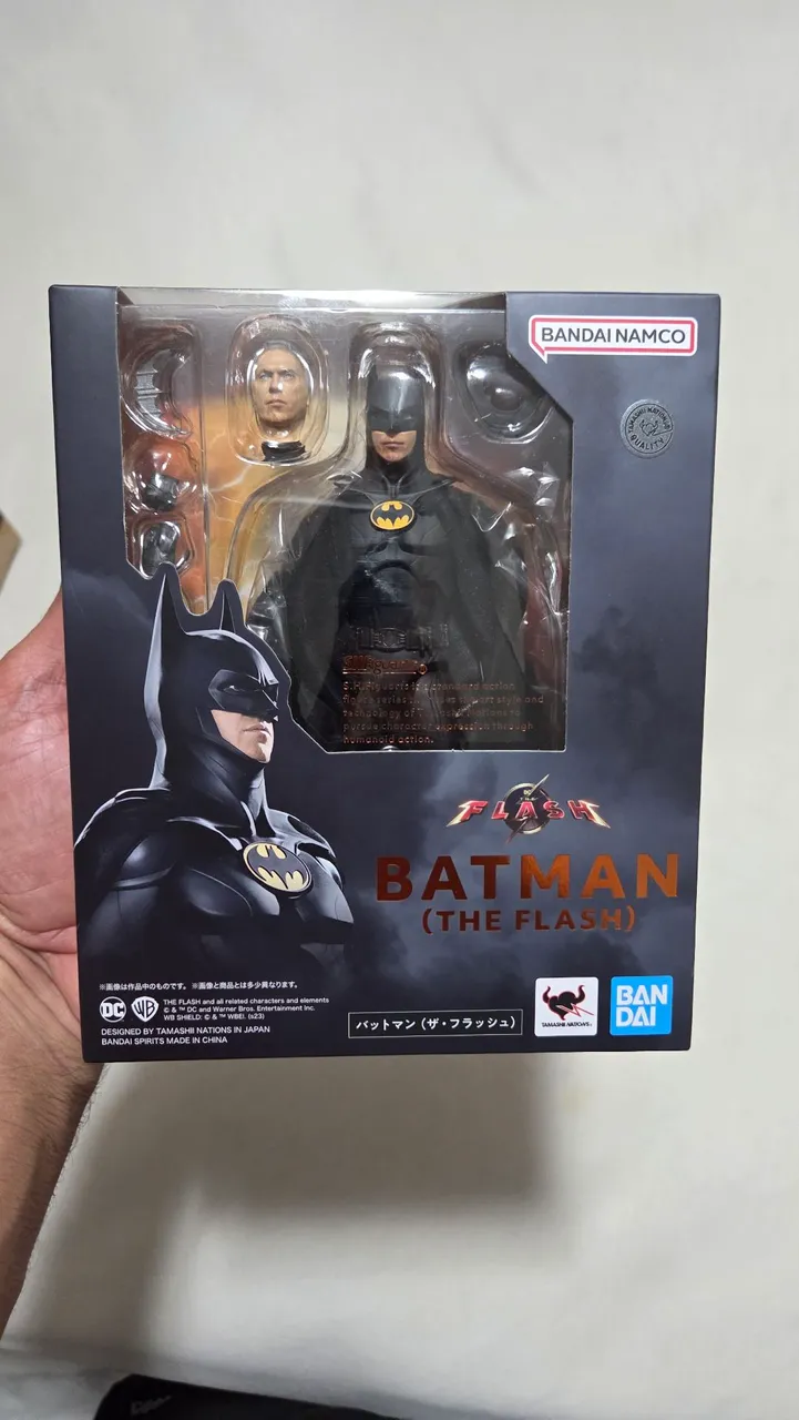 Mezco One:12 Batman Supreme Knight - Hobbies e coleções - Parque