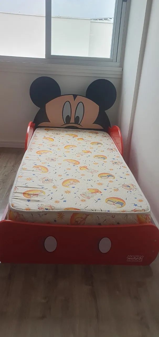 Cama infantil Mickey semi-nova