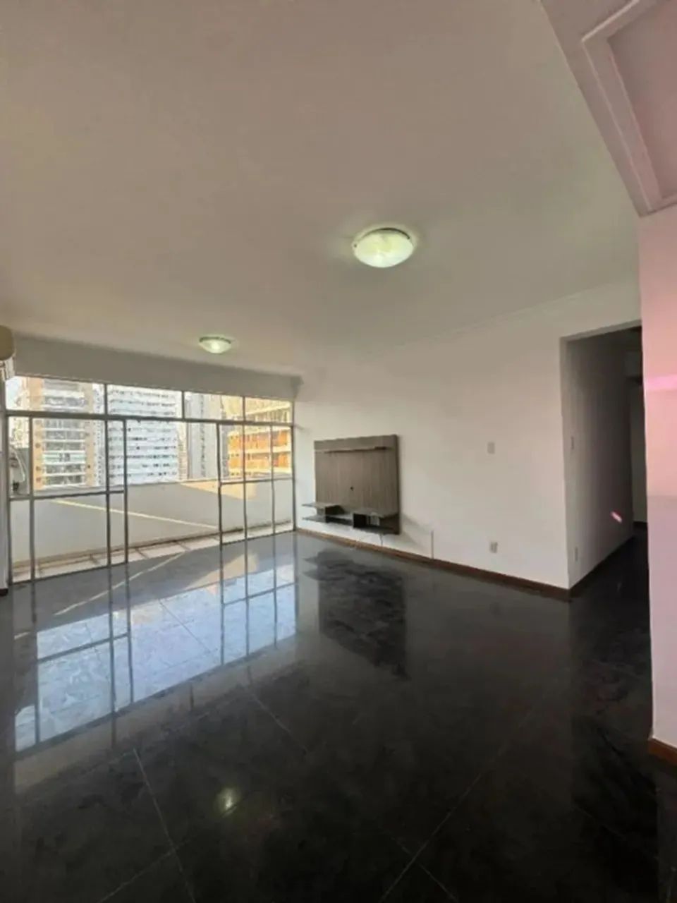 Edifício Antares - 165m², 3 Quartos, sendo 1 suíte e 2 Vagas de garagem - 1 por andar