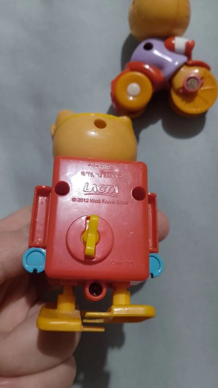 Lote com 2 brinquedos da Hello Kitty Lacta (2011/2012) funcionando <br> - Foto 4