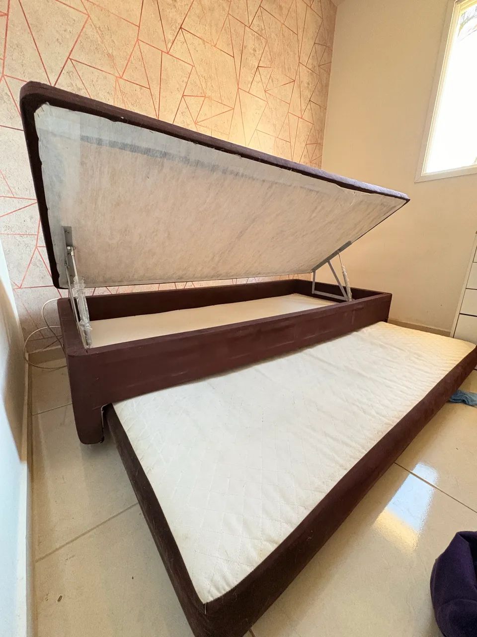 Cama de solteiro com baú e bicama  - Foto 3