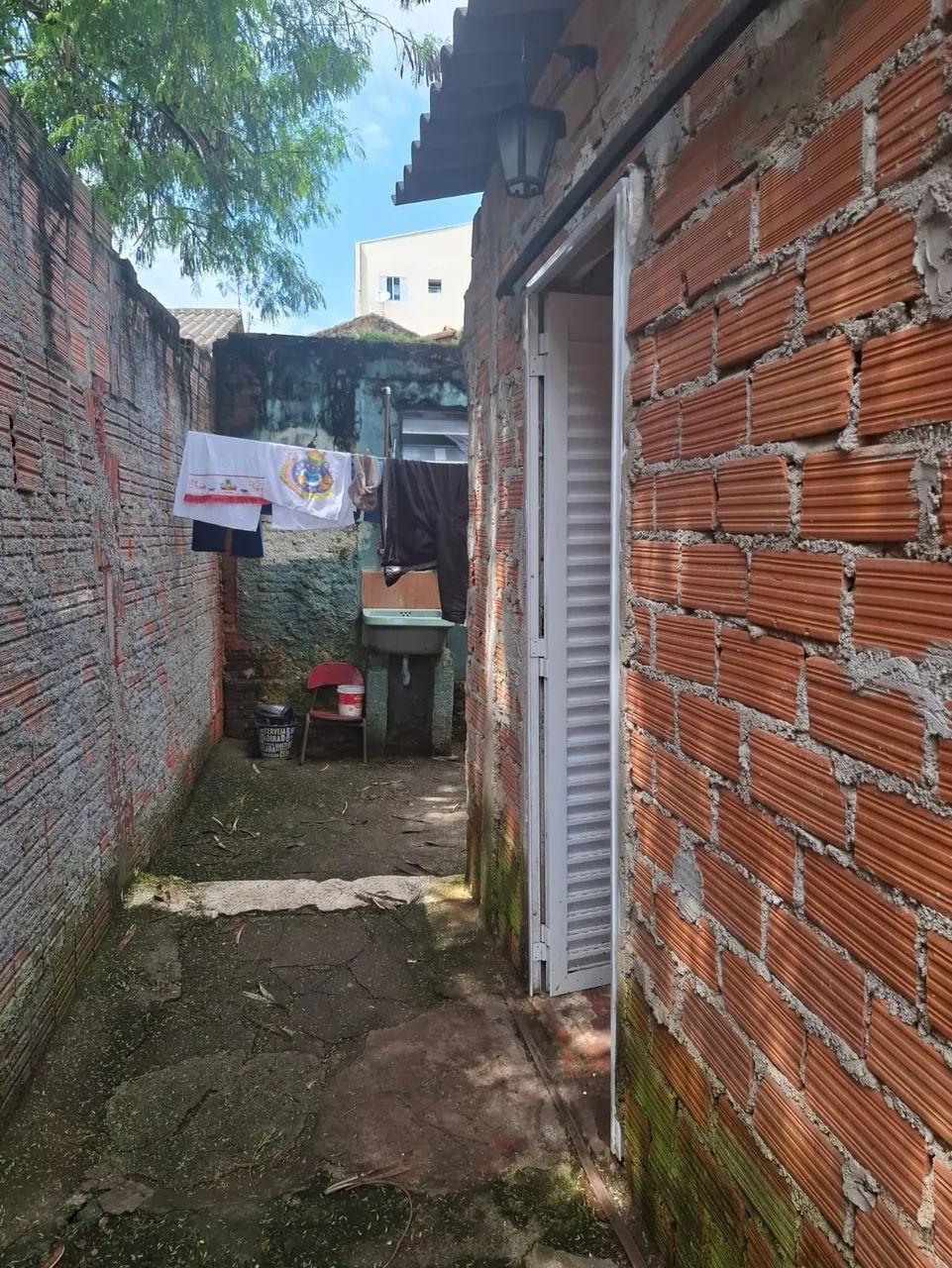 CASA COM LOCALIZAÇÃO EXCELENTE PARA COMÉRCIO-ANALISA PERMUTA!!! - Foto 4