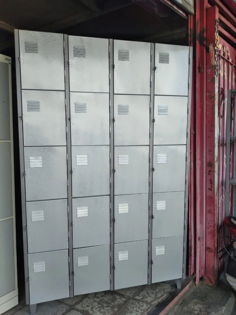 Promoção ;Roupeiro de Aço  16 Portas Reformado 