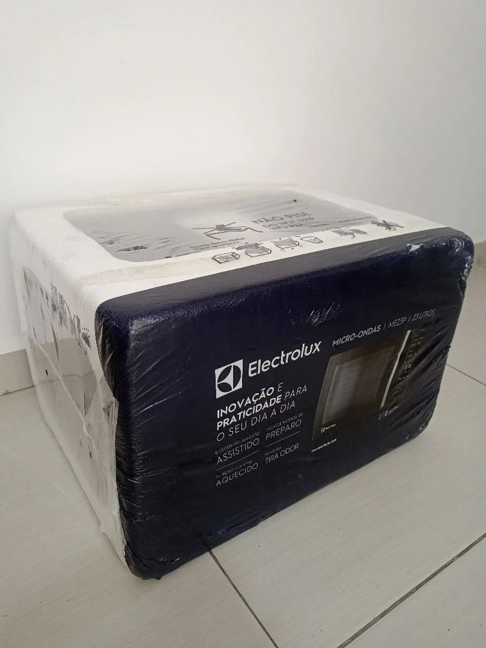 Microondas Electrolux 220v 23 litros NOVO