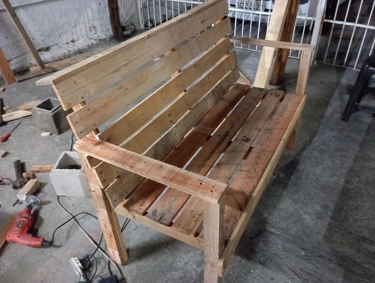 Poltronas de pallets. Faço diversos modelos - Foto 4