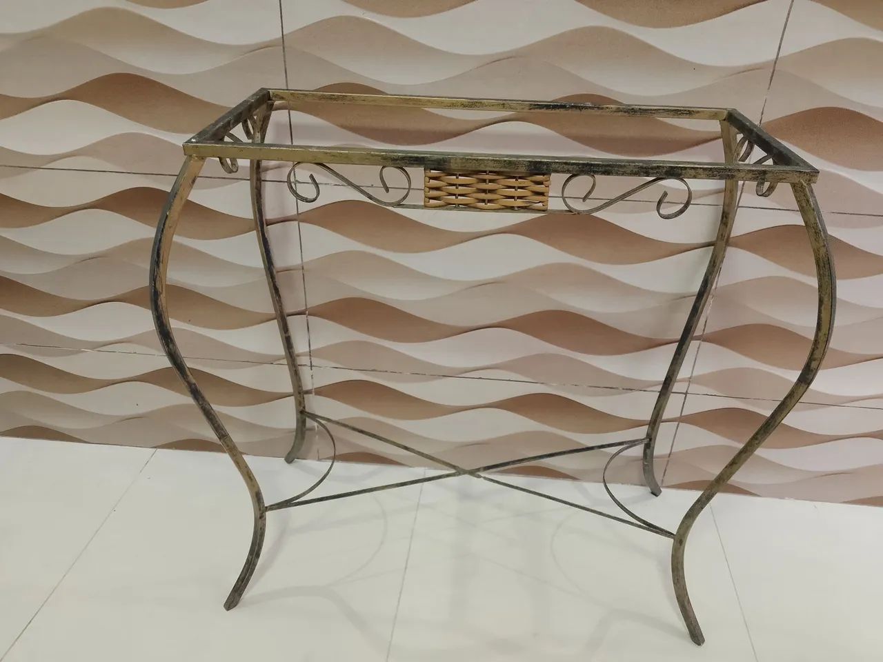 Mesa de canto estilo retrô 