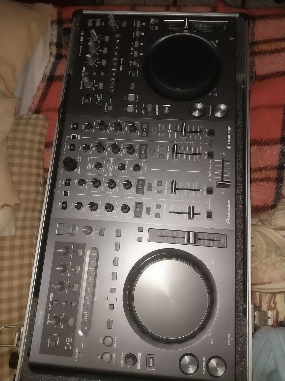 Controladora pioneer DDJ-T1 - Foto 2