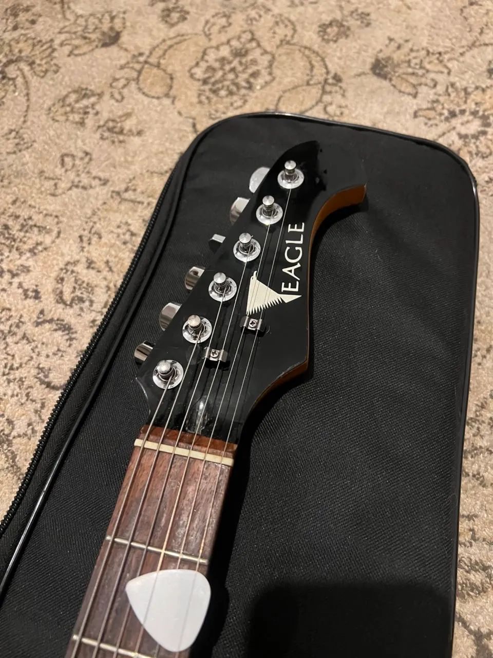 Guitarra Eagle STS com Case e Cabo - Foto 5