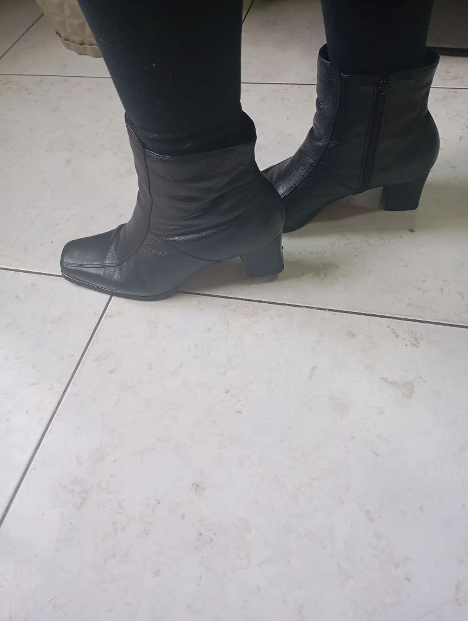 Botas Femininas em Couro Legítimo  - Foto 3