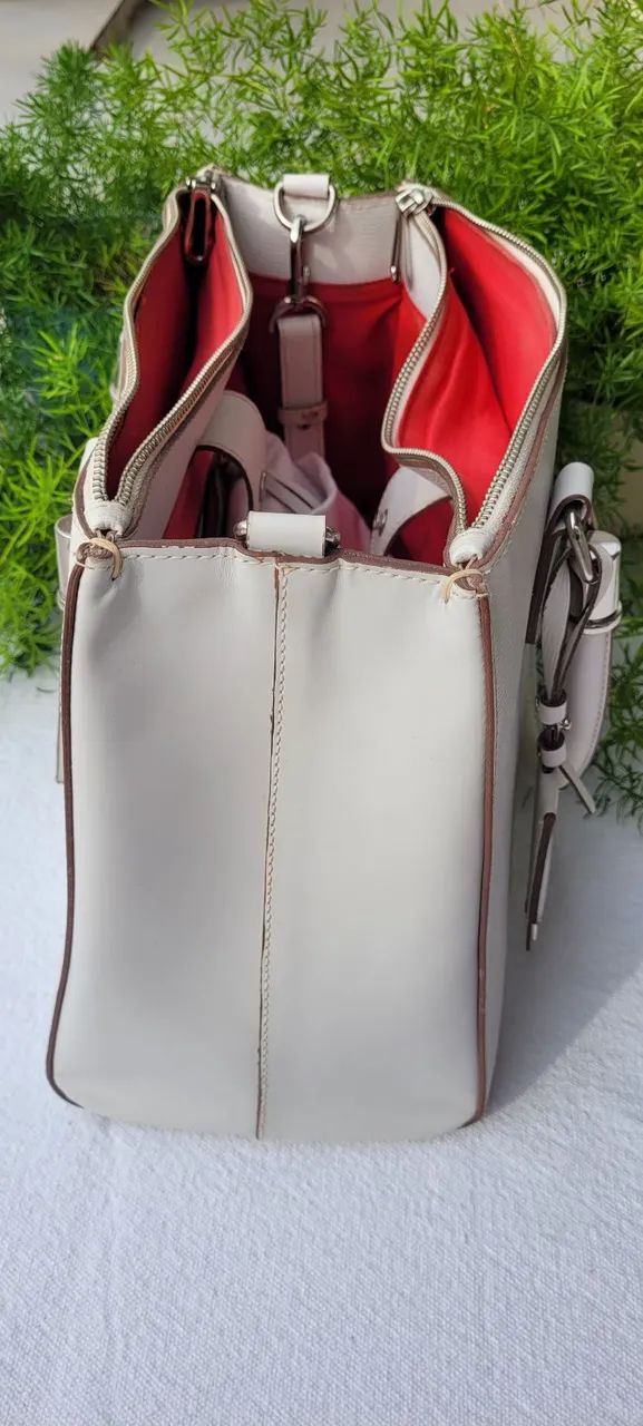 Bolsa shutz branca, couro, grande. - Foto 4