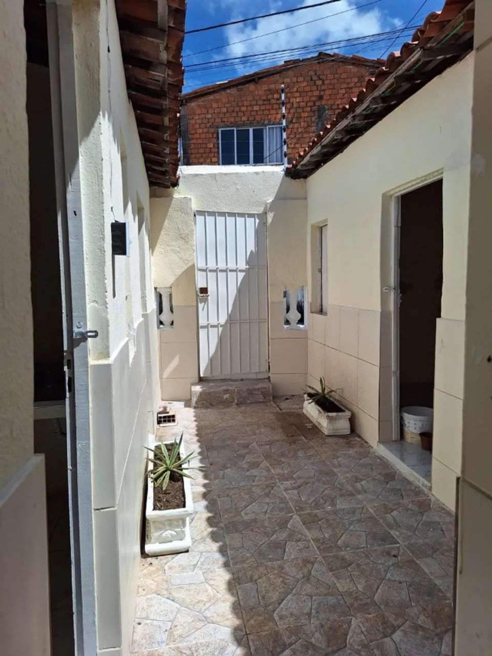 KITNETS COM E SEM MOBILIA PROXIMO A TUDO ENTRE A AV PEDRO CALAZANS E RUA PROPRIÁ. ARACAJU - Foto 3