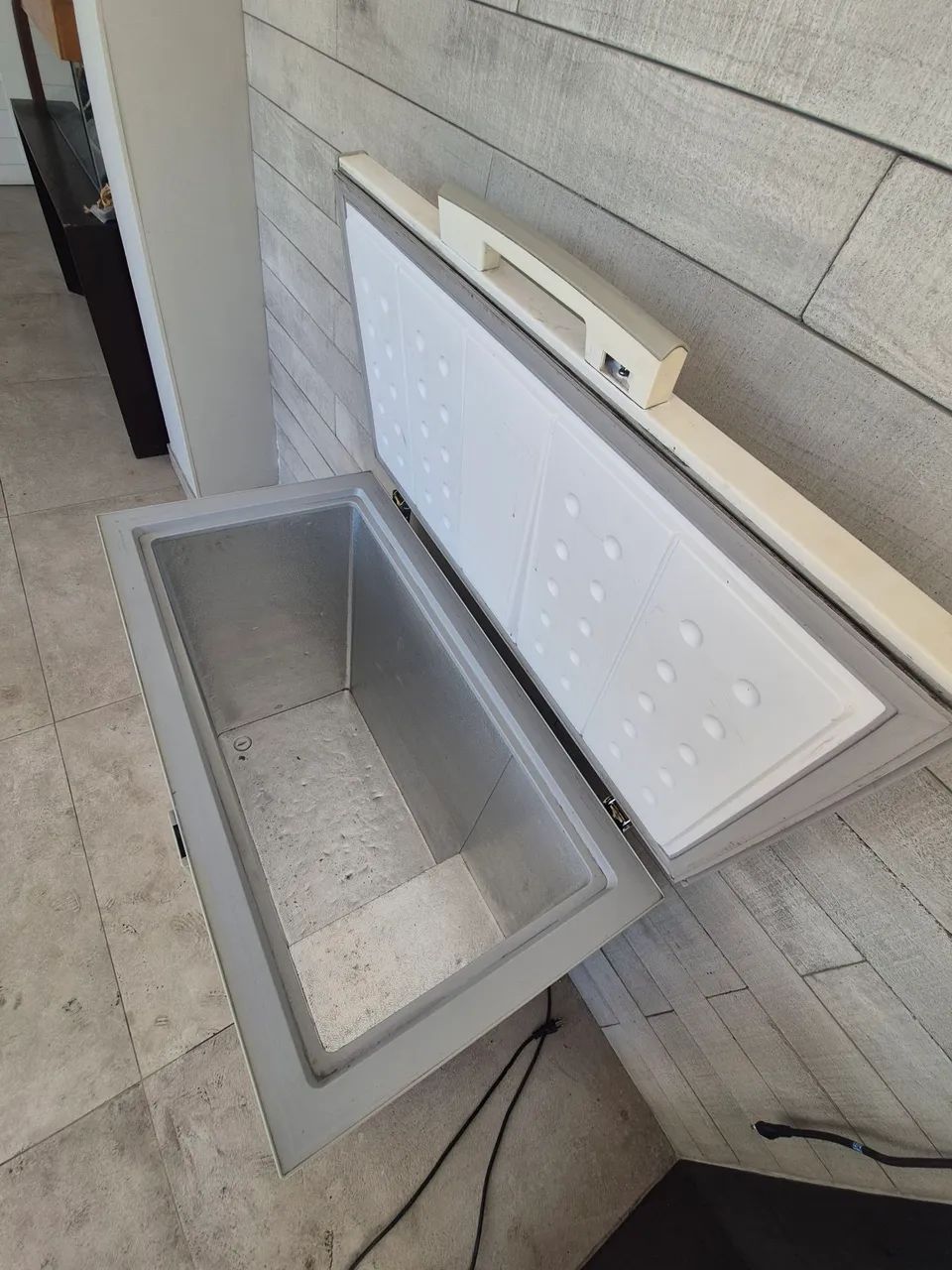 Freezer Horizontal Midea 202L 127V - Dupla Função (Geladeira e Freezer) - Foto 3