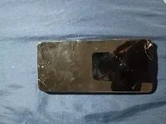 Celular quebrado para uso de peças