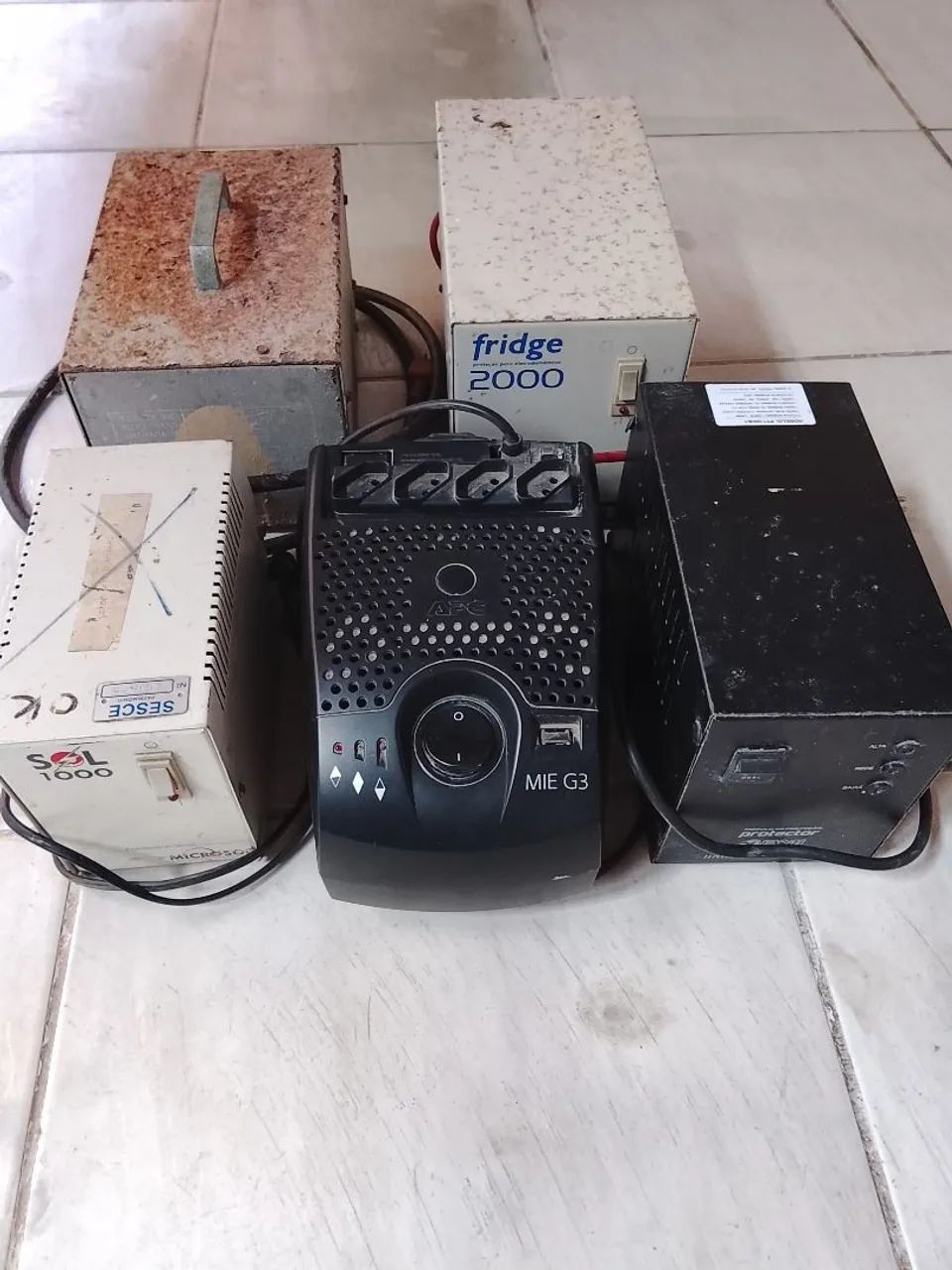 Vendo: 1 transformador, é 4 estabilizador  - Foto 2