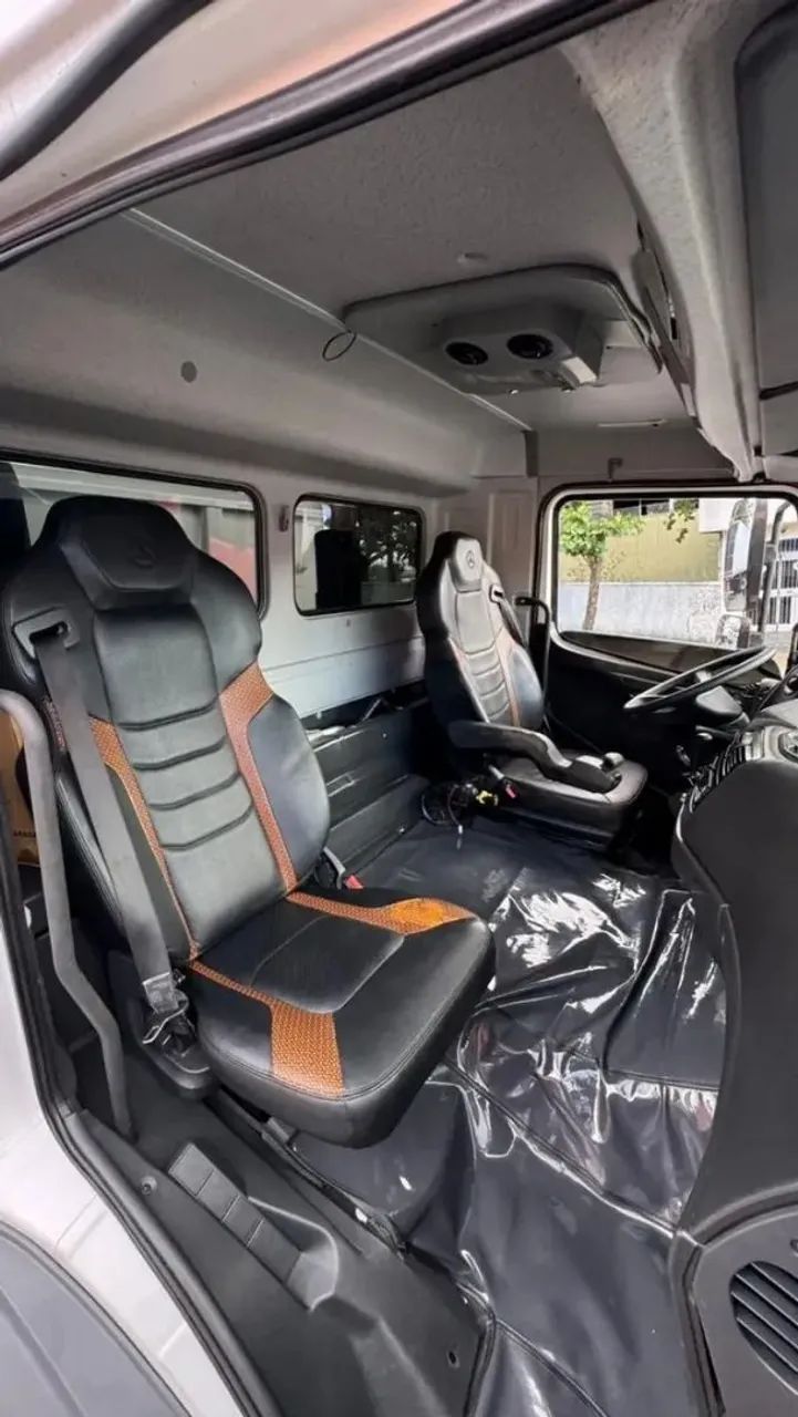 Modelo MB Axor - Foto 3