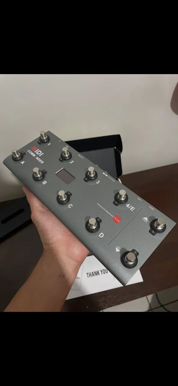 Controlador Midi - MeloAudio Midi Commander 10 FootSwitches