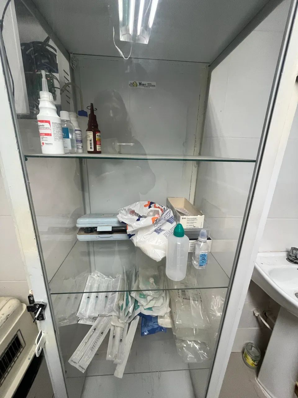 Armário vitrine veterinário  - Foto 5