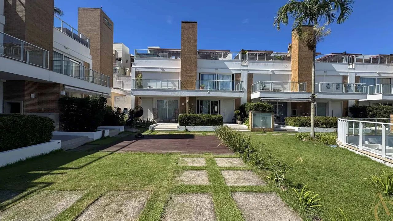 Casa residencial para locação - 4 suítes - Cacupé | Florianópolis/SC.