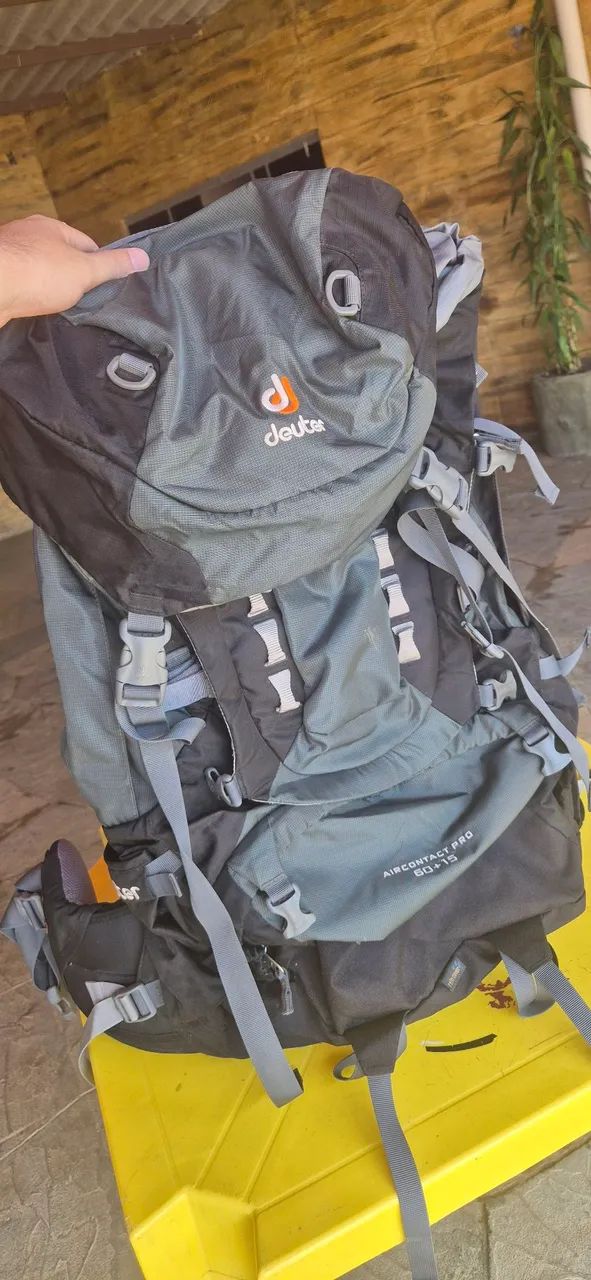 Mochila Deuter Aircontact Pro 60+15L com Capa de Chuva - Foto 2